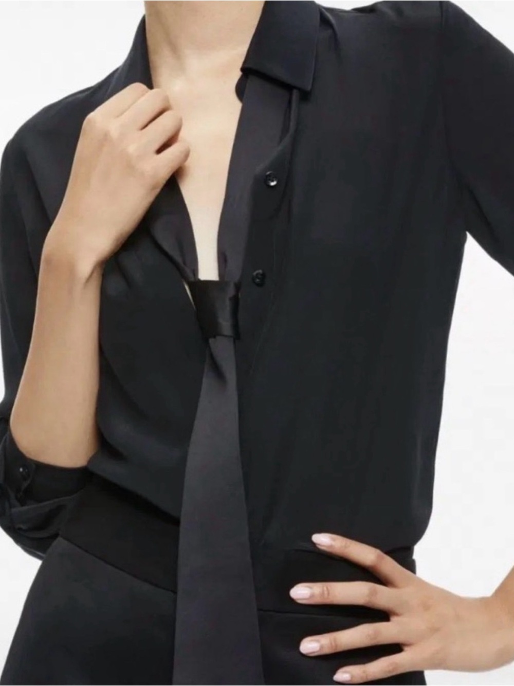 Alice + Olivia Willa Silk Blouse Tie Black Large $350
